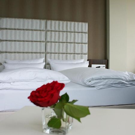 Business-Hotel Artes Кемниц Екстериор снимка