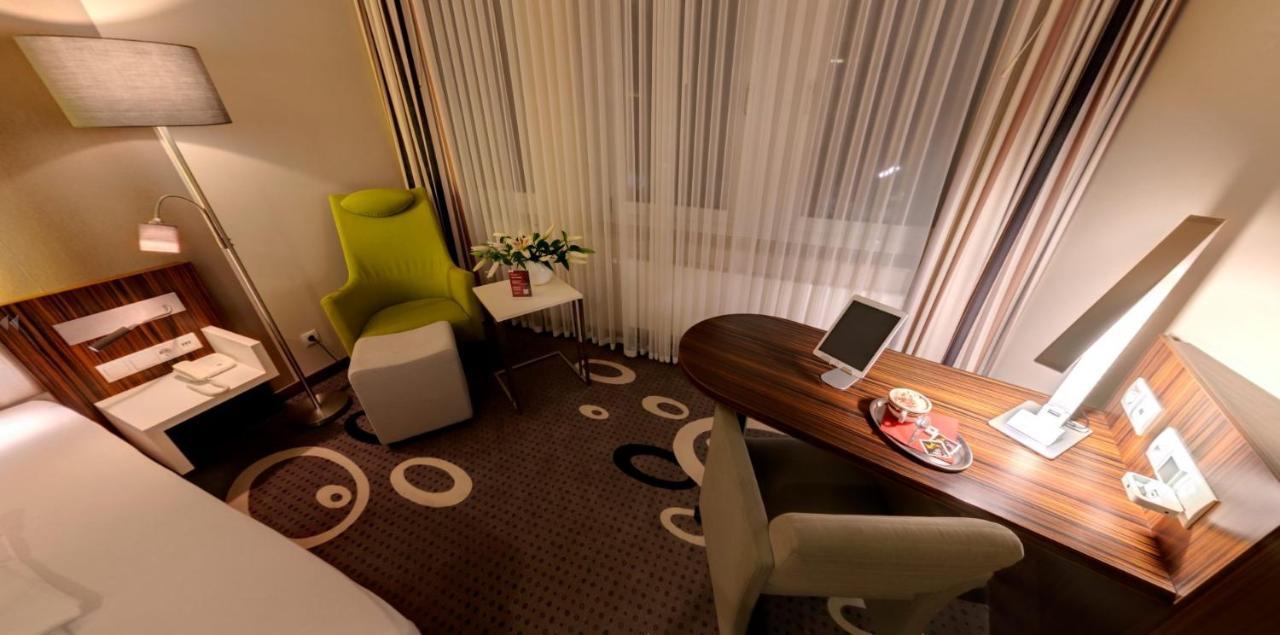 Business-Hotel Artes Кемниц Екстериор снимка
