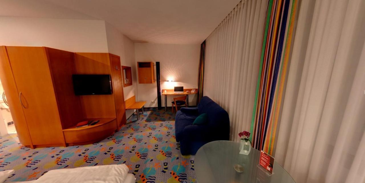 Business-Hotel Artes Кемниц Екстериор снимка
