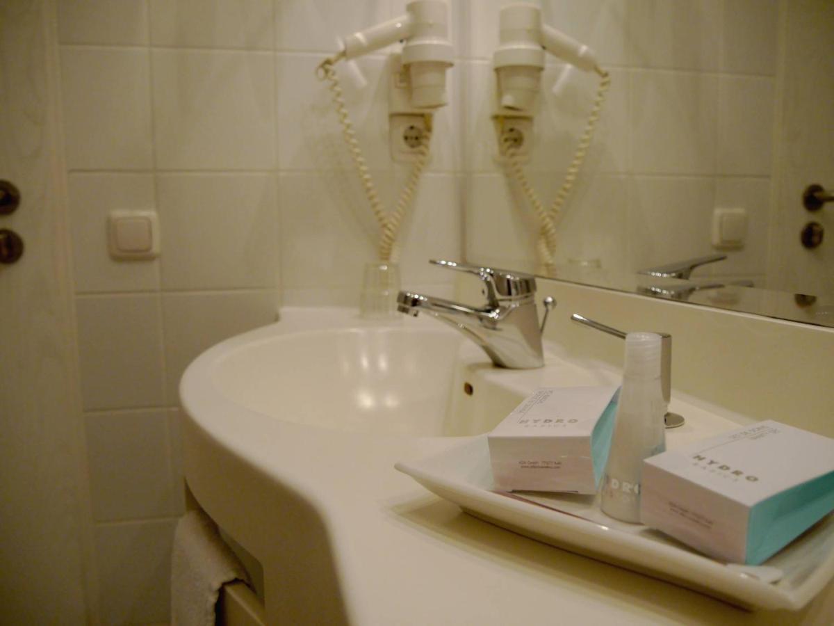 Business-Hotel Artes Кемниц Екстериор снимка