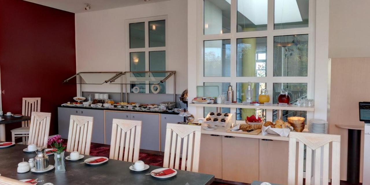 Business-Hotel Artes Кемниц Екстериор снимка