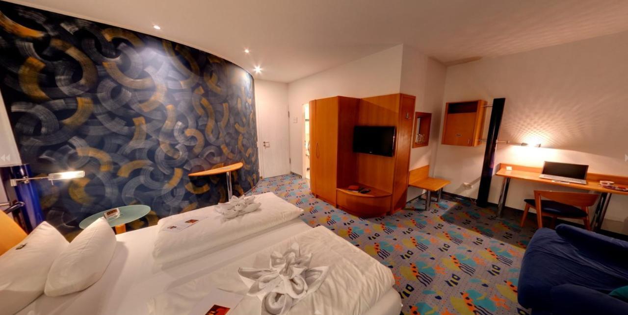 Business-Hotel Artes Кемниц Екстериор снимка