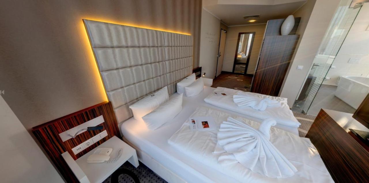 Business-Hotel Artes Кемниц Екстериор снимка