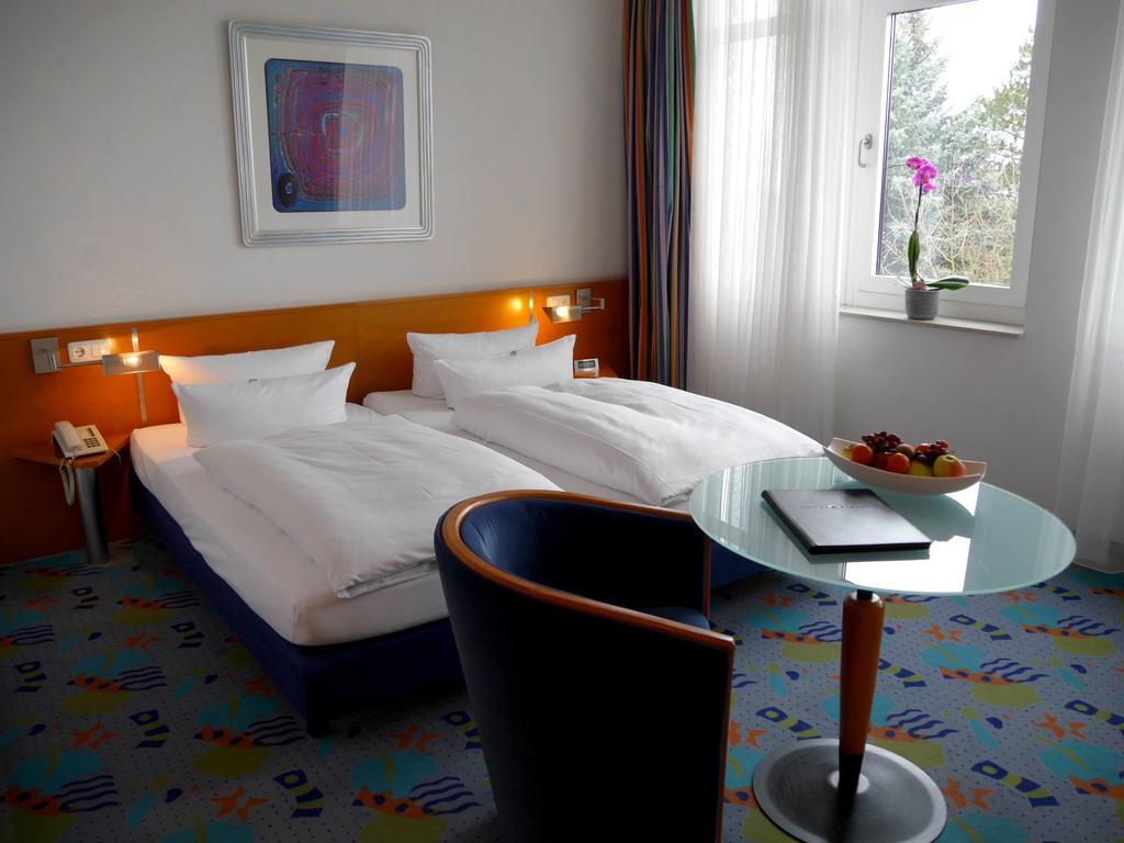 Business-Hotel Artes Кемниц Екстериор снимка