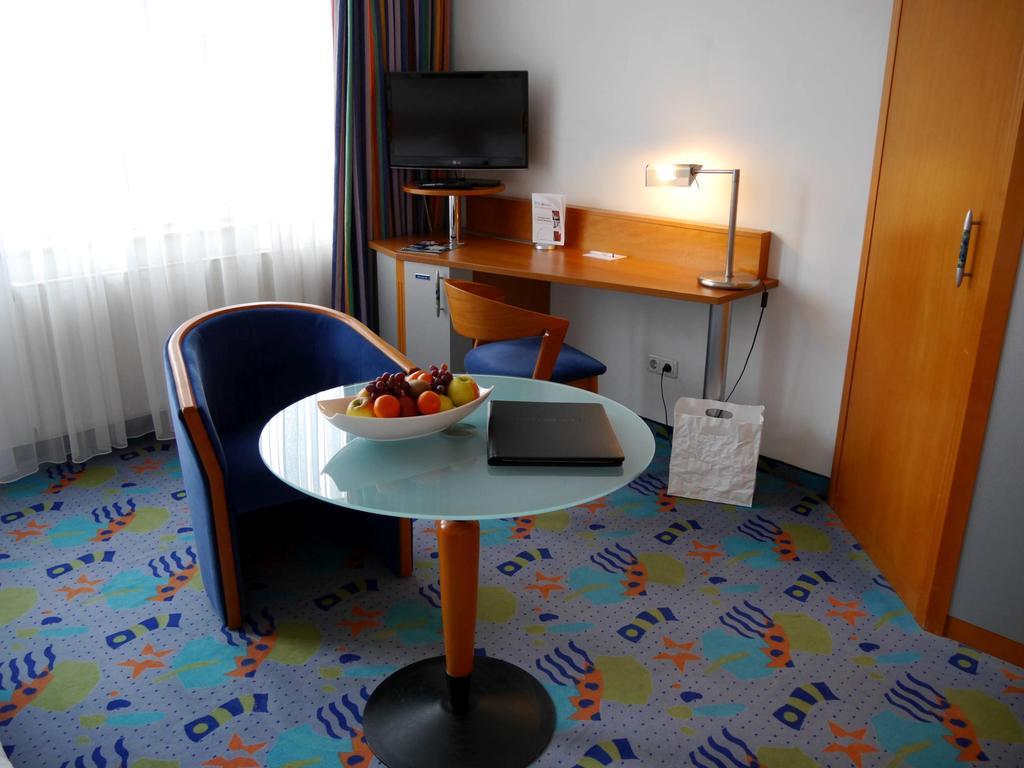 Business-Hotel Artes Кемниц Екстериор снимка