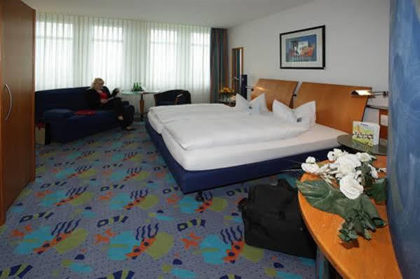 Business-Hotel Artes Кемниц Екстериор снимка