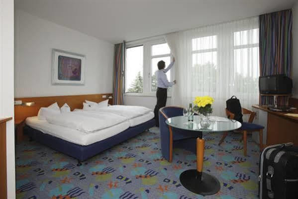 Business-Hotel Artes Кемниц Екстериор снимка